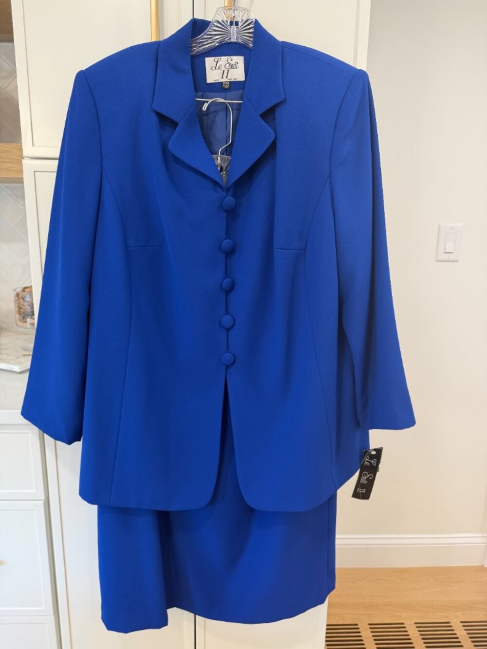 Plus Size 💙 NWT Le Suit 2-Piece Skirt Suit – Size 18W– Royal Blue